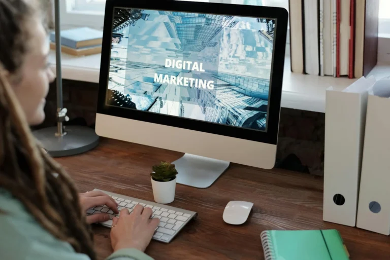 Biaya SEO per Bulan: Investasi Strategis untuk Bisnis Anda 1 Business Growth Digital Marketing Computer Screen