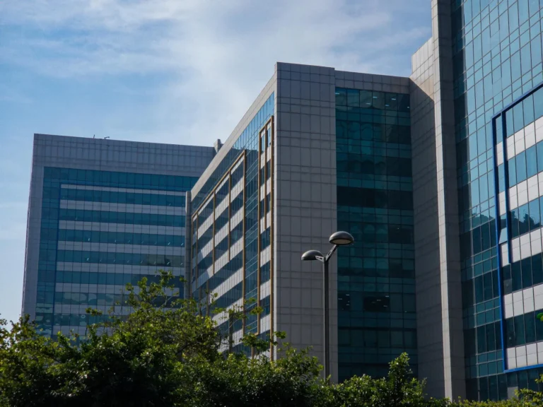 Konsultan SEO Ahli: Strategi Optimasi Bisnis Berkelanjutan 1 Business Growth Office Building