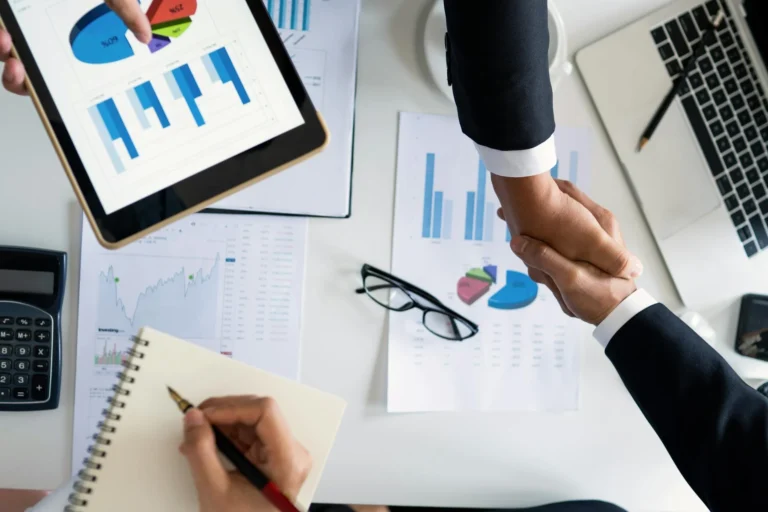 Testimoni Pelanggan Jasa SEO Indonesia: Bukti Nyata Hasil 1 Business Handshake Digital Success Analytics Graph