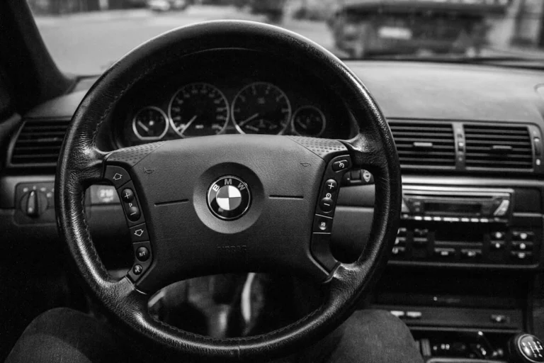 Jasa Pembuatan Website Dealer Mobil Profesional & Terpercaya 2 Car Interior Steering Wheel