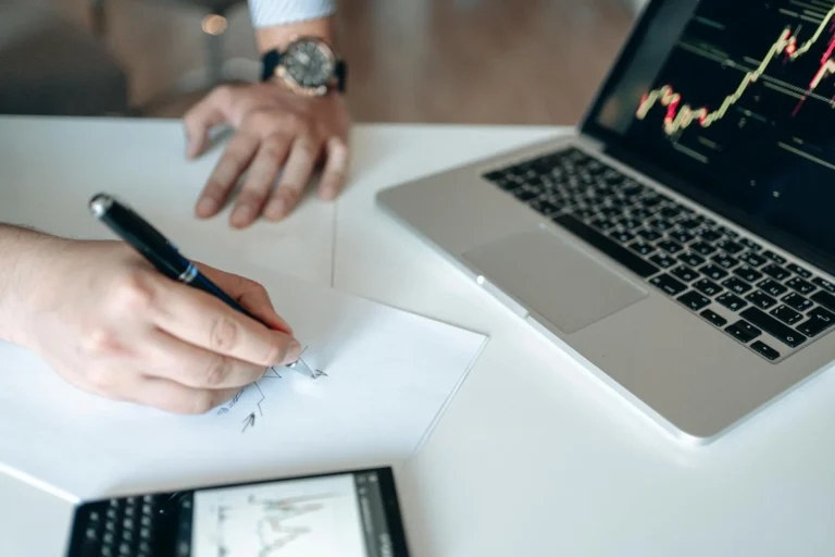 Digital Transformation Framework: Panduan Strategi Bisnis 1 Digital Transformation Framework