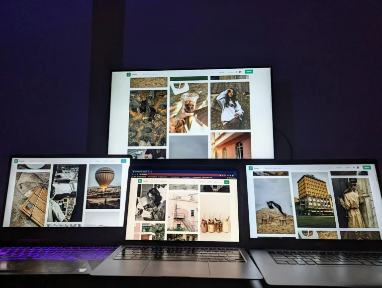 Perbedaan Landing Page dan Website untuk Optimasi Bisnis 1 Laptop Digital Screen