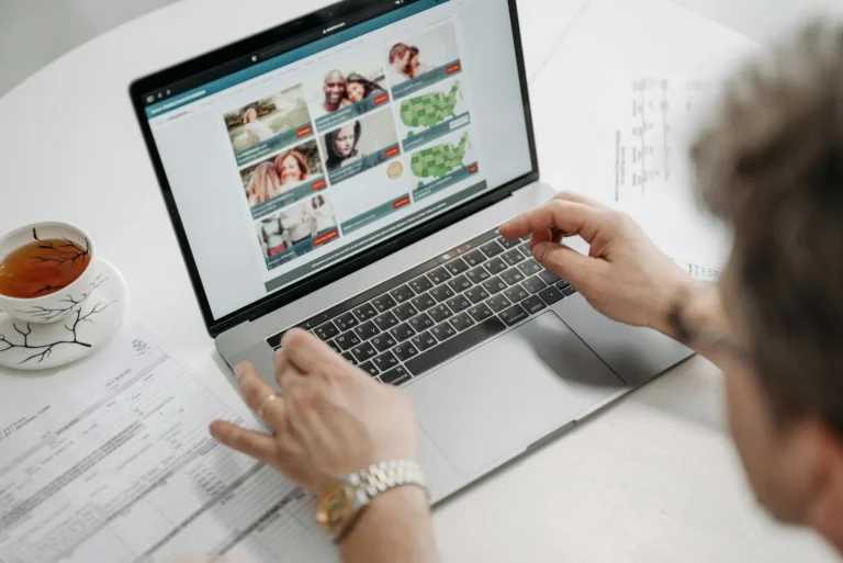 Laptop Search Engine