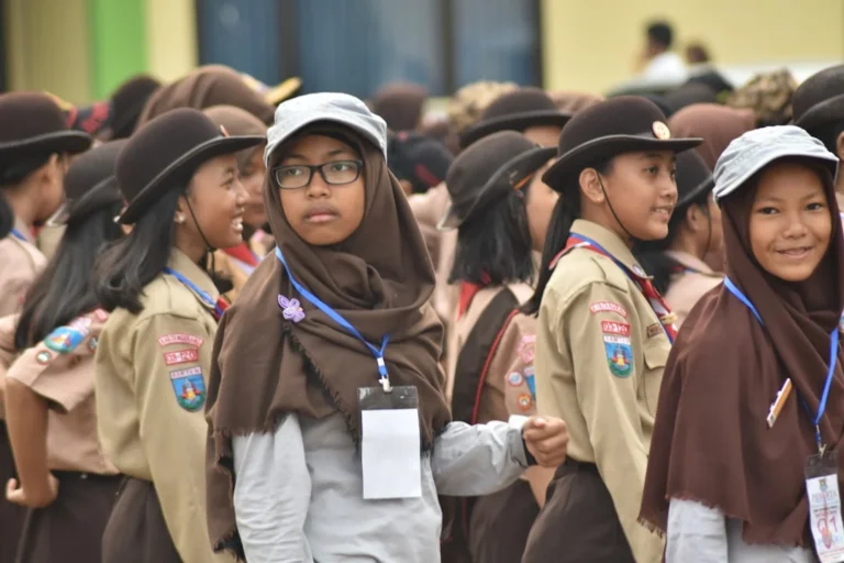 Meningkatkan Kredibilitas Dan Reputasi Profesional Sekolah