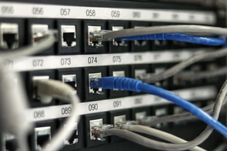 Kenapa Pilih Jasa Website Daripada Wix? Cek Alasannya! 1 Server Rack Computer Folder