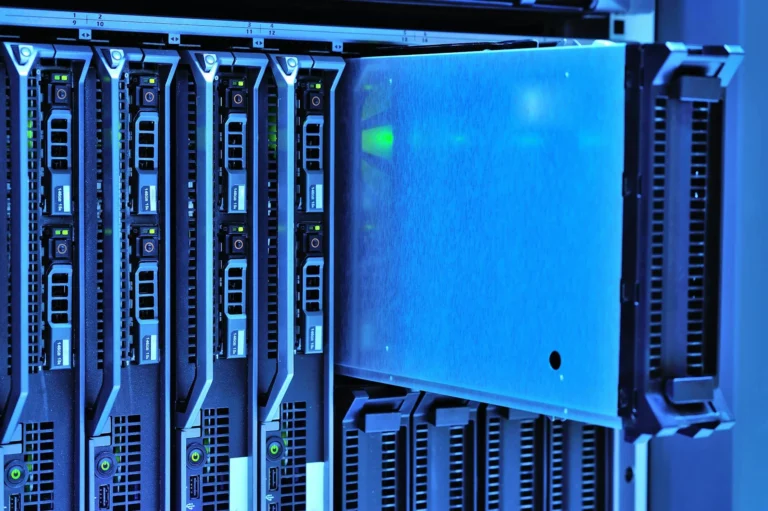 Rincian Biaya Perpanjangan Website Lengkap dan Transparan 1 Server Rack Computer Keyboard
