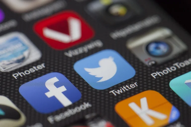 Strategi Social Commerce Efektif untuk UMKM di Indonesia 1 Social Commerce Strategy