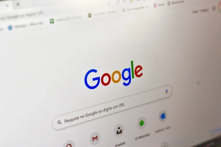 Apakah Jasa SEO Bisa Membuat Website Kena Banned? Cek Faktanya! 1 Waspada Risiko Penalti Google: Jangan Biarkan Website Anda 'Mati Suri' Karena Salah Strategi