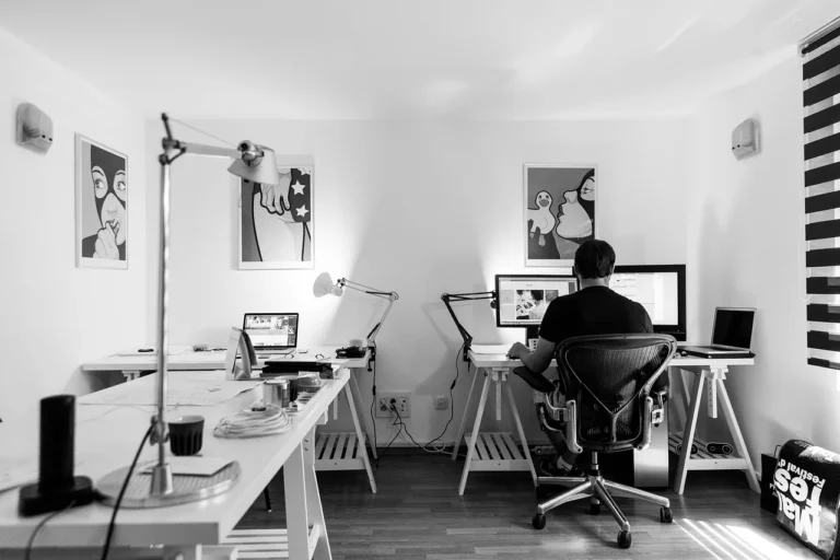 Jasa Pembuatan Website Shopify Profesional & SEO Friendly 2 Web Development Computer Desk