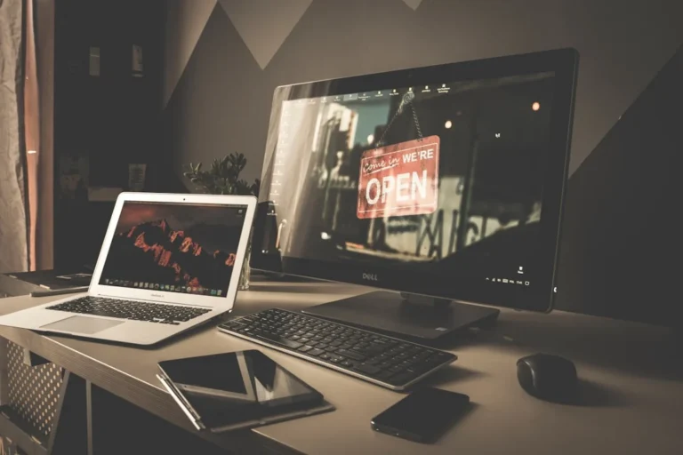 Jasa Pembuatan Website Properti Profesional & SEO Friendly 2 Website Design Computer Screen
